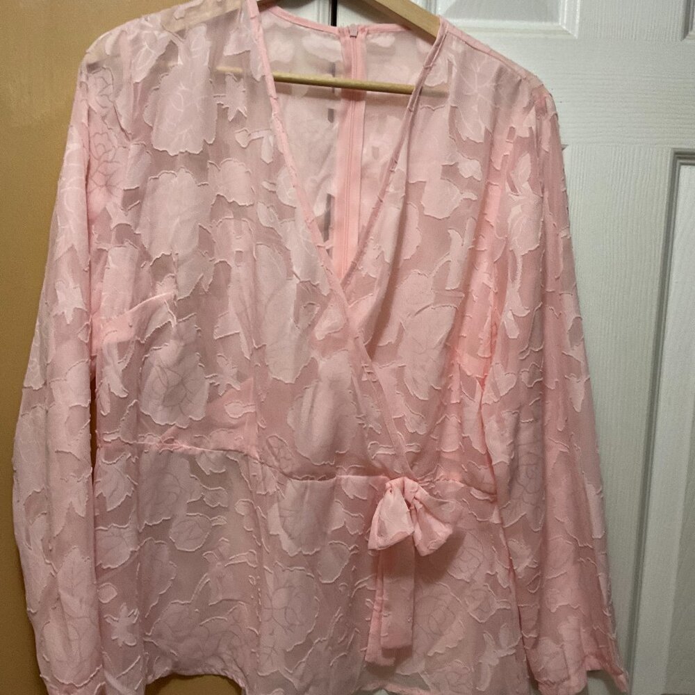 Lovely peplum top with bow size 1XL